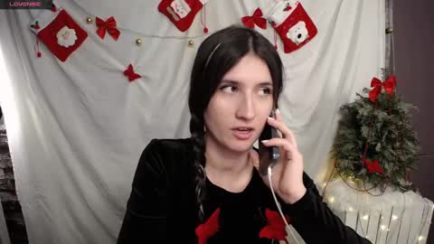 Snapshot of lauradre_ chatting on 12.13.24 Laura online show from 12.13.24