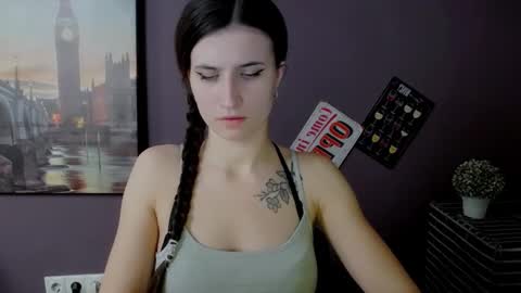 Snapshot of lauradre_ chatting on 01.31.25 Laura online show from 01.31.25