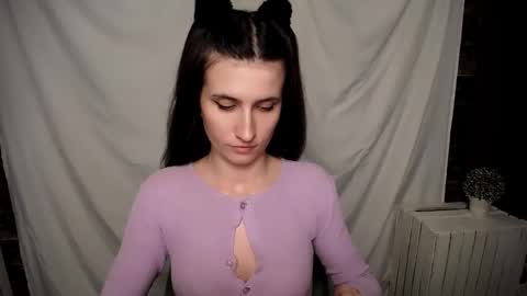 Snapshot of lauradre_ chatting on 02.14.25 Laura online show from 02.14.25