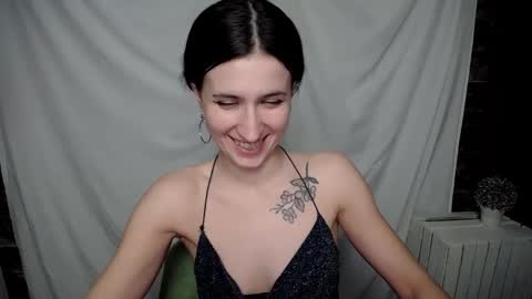 Snapshot of lauradre_ chatting on 02.15.25 Laura online show from 02.15.25