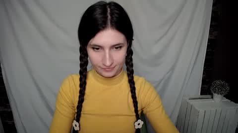 Snapshot of lauradre_ chatting on 02.16.25 Laura online show from 02.16.25