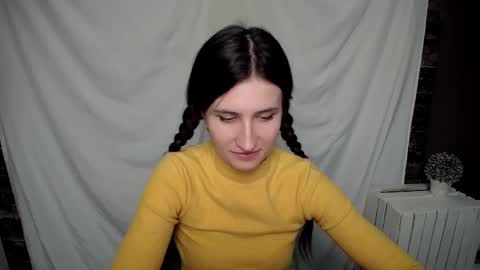 Snapshot of lauradre_ chatting on 02.16.25 Laura online show from 02.16.25