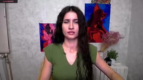 Snapshot of lauradre_ chatting on 10.03.25 Laura online show from 10.03.25