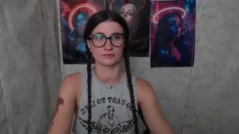 Snapshot of lauradre_ chatting on 07.08.26 Laura online show from 07.08.26