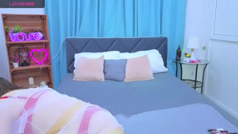 Laura online show from 10.07.25