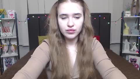 LauraHlot online show from 01.26.25