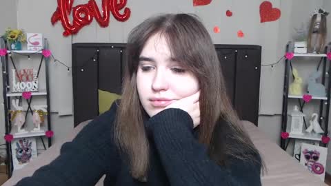 LauraHlot online show from 02.24.25