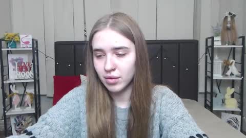 LauraHlot online show from 11.23.25