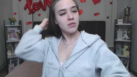 LauraHlot online show from 02.28.26