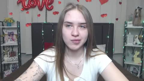 Snapshot of laurahlot chatting on 05.19.26 LauraHlot online show from 05.19.26