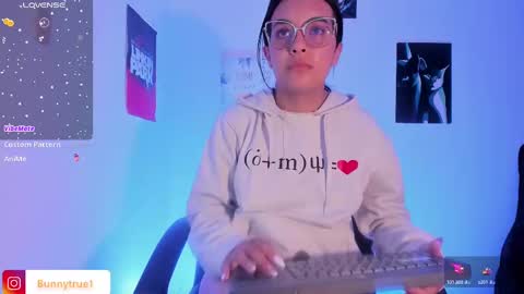 lauraohana online show from 02.13.25