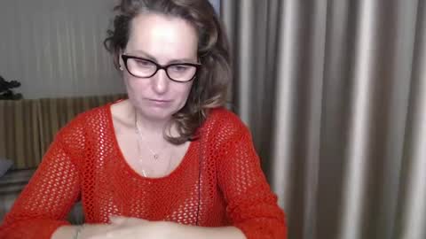 Lauraoven1 online show from 01.23.25