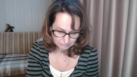 Lauraoven1 online show from 02.21.25