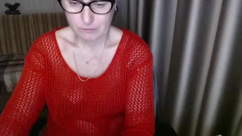 Lauraoven1 online show from 03.05.25