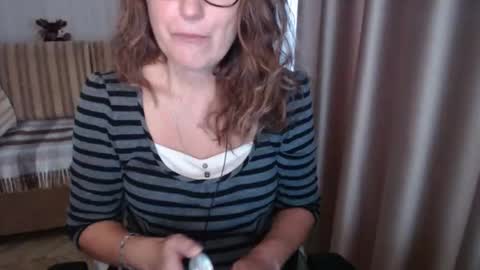 Lauraoven1 online show from 10.26.25