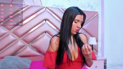 Snapshot of lauraroot chatting on 02.13.26 lauraroot online show from 02.13.26