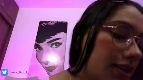 Snapshot of lauraruiz1 chatting on 09.16.25 Aleja online show from 09.16.25