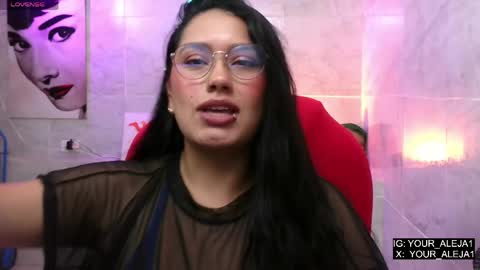 Snapshot of lauraruiz1 chatting on 05.13.26 Aleja online show from 05.13.26