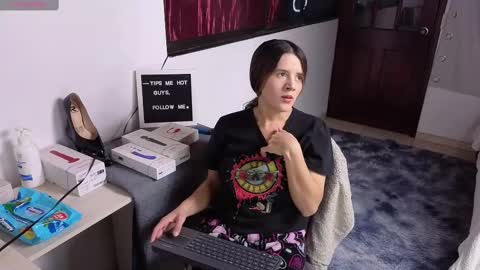 Laura online show from 03.03.25