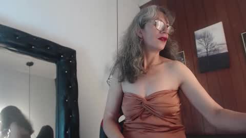 Snapshot of laurasofia45 chatting on 02.24.26 Laura Sofia online show from 02.24.26