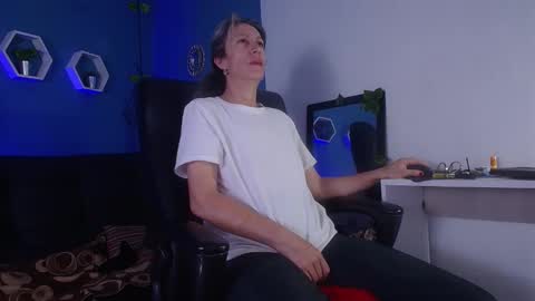 Snapshot of laurasofia45 chatting on 03.01.26 Laura Sofia online show from 03.01.26