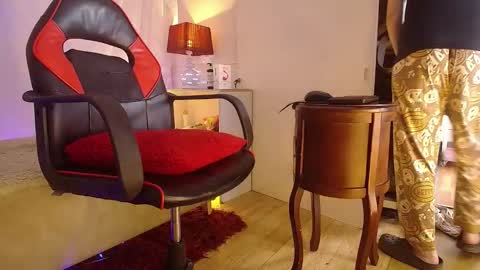 Laura Sofia online show from 03.29.26