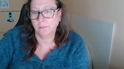 laureanne online show from 12.08.24