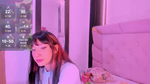 Laurem online show from 10.24.25