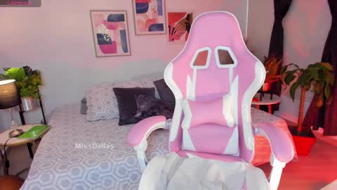 MissLauren online show from 12.11.24