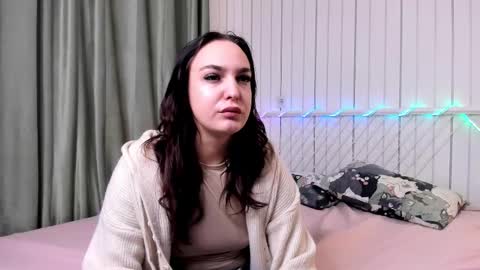 Victoria online show from 11.22.25