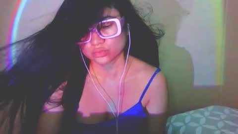 Snapshot of laurengirls1 chatting on 02.15.26 onlyfan laureng7 - 7 laureng2 online show from 02.15.26