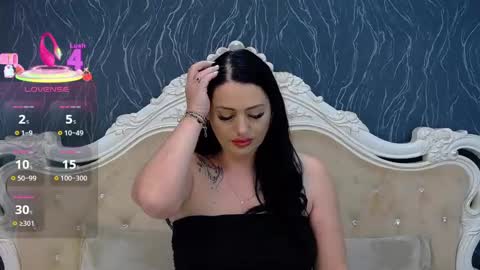 Laura online show from 02.23.25