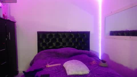 laurenkenner28_ online show from 10.10.25