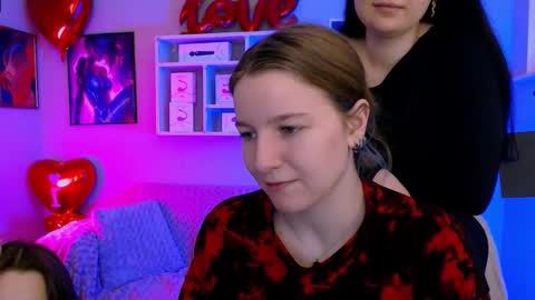 Snapshot of laurenmurrr chatting on 02.14.26 Laure online show from 02.14.26