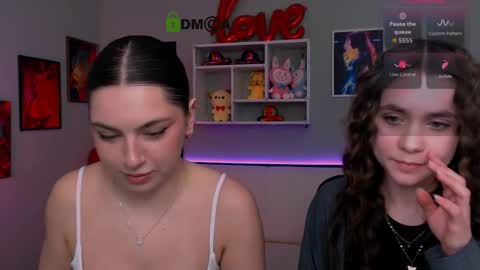 Snapshot of laurenmurrr chatting on 02.27.26 Laure online show from 02.27.26