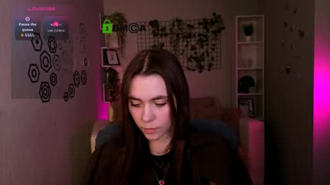 Snapshot of laurenmurrr chatting on 05.15.26 Laure online show from 05.15.26