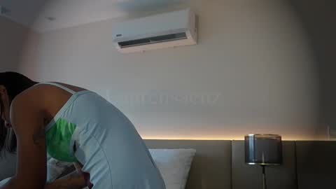 Lauren Saenz online show from 10.27.25