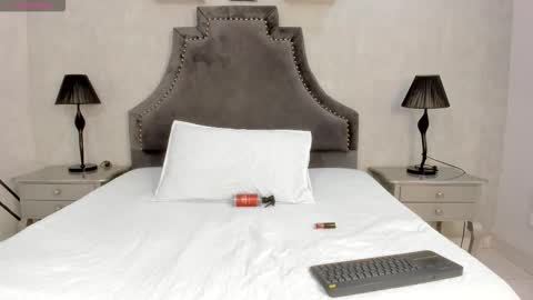 Lauren  online show from 11.04.25