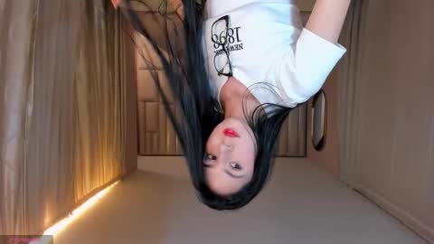 Lau  online show from 10.05.25