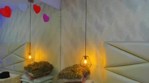 Laurent online show from 11.29.25