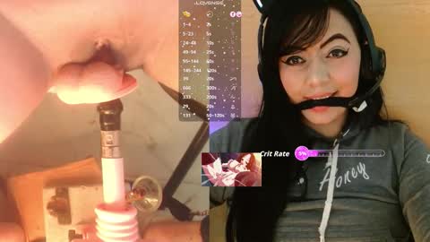 lauriss_ online show from 11.17.25