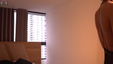 Snapshot of laurita_4 chatting on 10.25.25 laurita_4 online show from 10.25.25