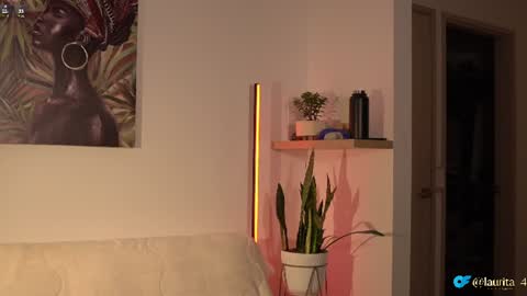 Snapshot of laurita_4 chatting on 06.11.26 laurita_4 online show from 06.11.26