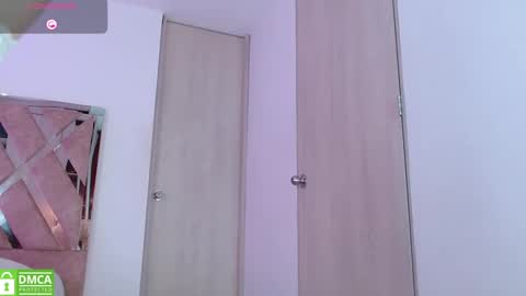 Snapshot of laurymoons chatting on 10.04.25 LauryMoons online show from 10.04.25