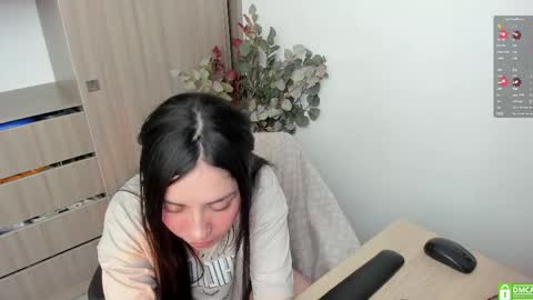 Snapshot of lauryn_chills chatting on 05.04.26 Lauryn online show from 05.04.26