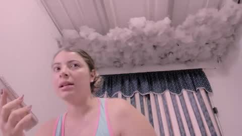 Snapshot of lauu_g chatting on 11.27.25 Lauu G online show from 11.27.25