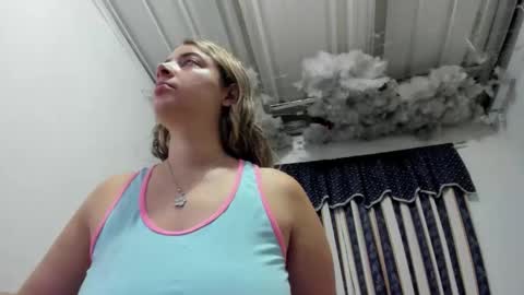 Snapshot of lauu_g chatting on 05.05.26 Lauu G online show from 05.05.26
