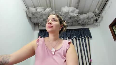 Snapshot of lauu_g chatting on 05.20.26 Lauu G online show from 05.20.26