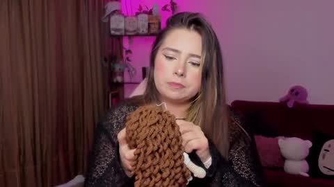 Snapshot of lauu_r chatting on 01.25.25 online show from 01.25.25