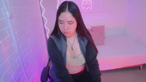 Lauxury  online show from 09.09.25